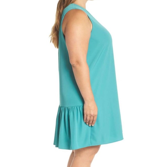 CHELSEA28 Ruffle Back Shift Dress (Plus Size) - Picture 3 of 6